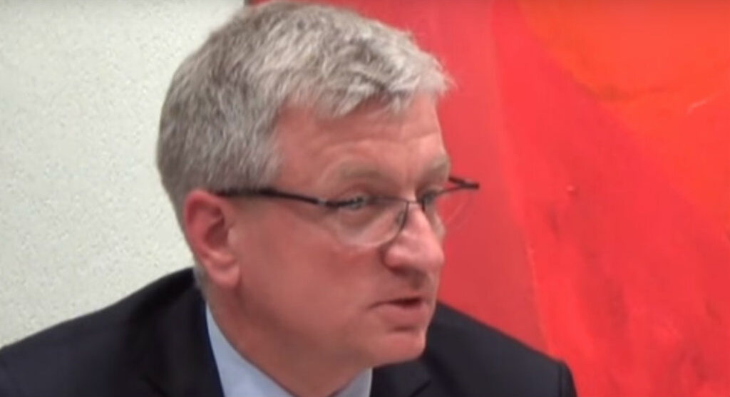 Prezydent Poznania przeszedł operację na onkologii. Nie może mówić