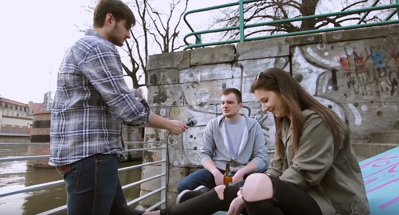 Eksperyment Polaka. Czytał ludziom Biblię, mówił, że to Koran. "Słowa nienawiści!" (video)