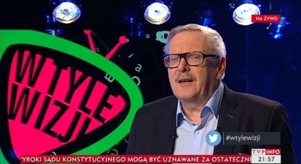 Dziennikarz TVP obraził kobiety protestujące pod TVP? Zamiast tłumaczeń, dalej brnie