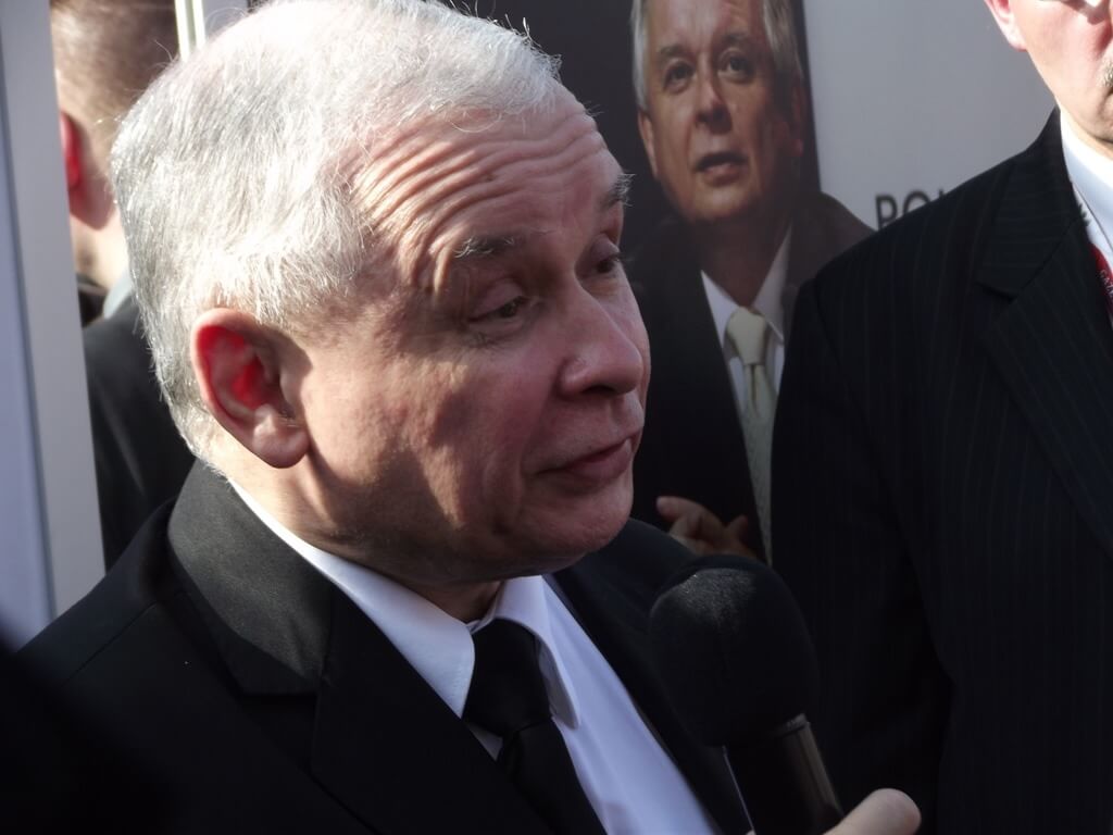 Kolejne kulisy z przeszłości ludzi Kaczyńskiego. Chodzi o współpracę z PZPR