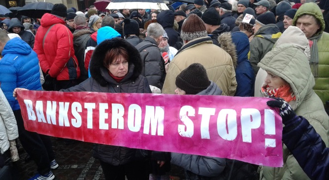 Frankowicze domagają się pomocy państwa w spłacie kredytów