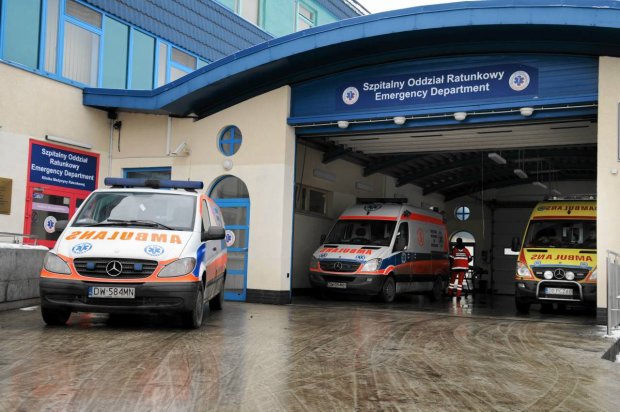 Lublin: Czteroosobowa rodzina w szpitalu po domowych egzorcyzmach