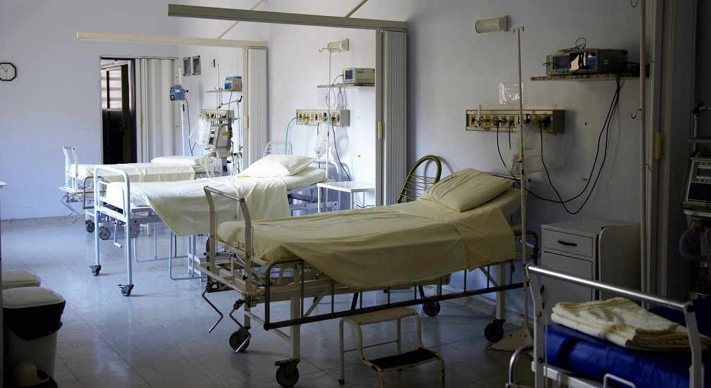 W szpitalu podali jedzenie. Śmierdzące, obrzydliwe, obślizgłe na brudnych talerzach