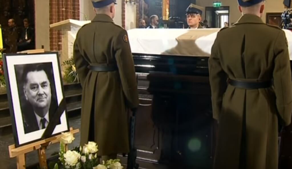 PiS rozlicza polityków po pogrzebie Olszewskiego. "Wszystko wykorzystają do propagandy"