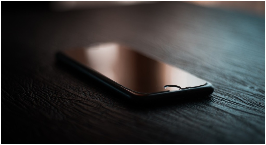Tragedia w Warszawie. Zastawił telefon swojej kobiety, nie żyje