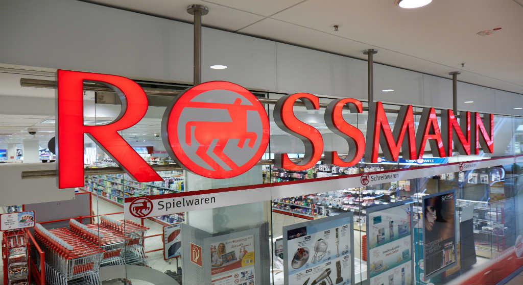 Szalone promocje, hitowe premiery, wyjątkowe produkty. Rossmann nie zwalnia tempa