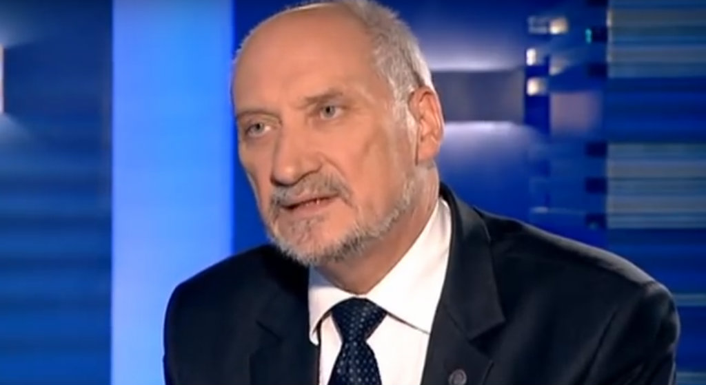 Prześwietlą przeszłość Antoniego Macierewicza? Zajmie się nim IPN, jest wniosek