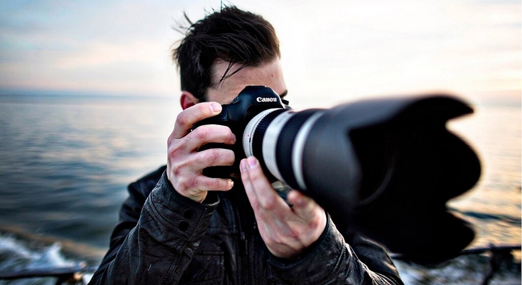 Ile zarabia fotograf w Polsce? Opłaca się robić zdjęcia na ślubach