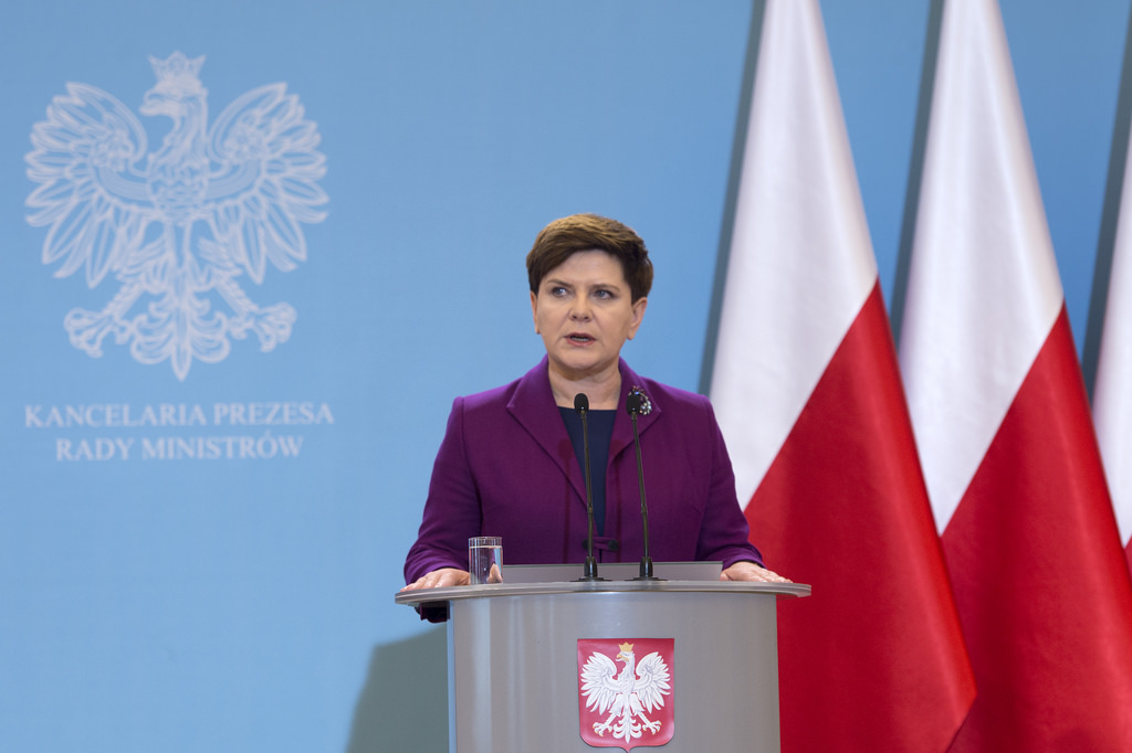 Gorąco w Sejmie. Premier Szydło: Przez rządy PO Polacy stracili 340 mld zł