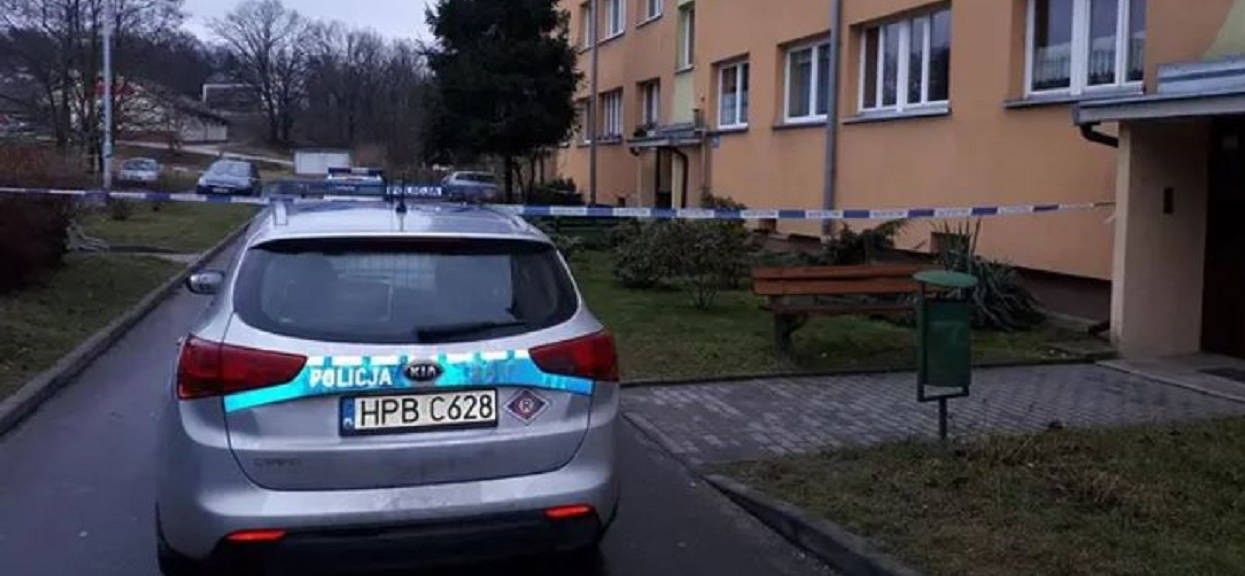 Brutalne morderstwo dziecka i matki na Śląsku. Wyrzucił je przez okno