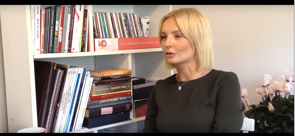 Co ona założyła?! Zdjęcie Agnieszki Szulim w wegańskich butach z ananasa
