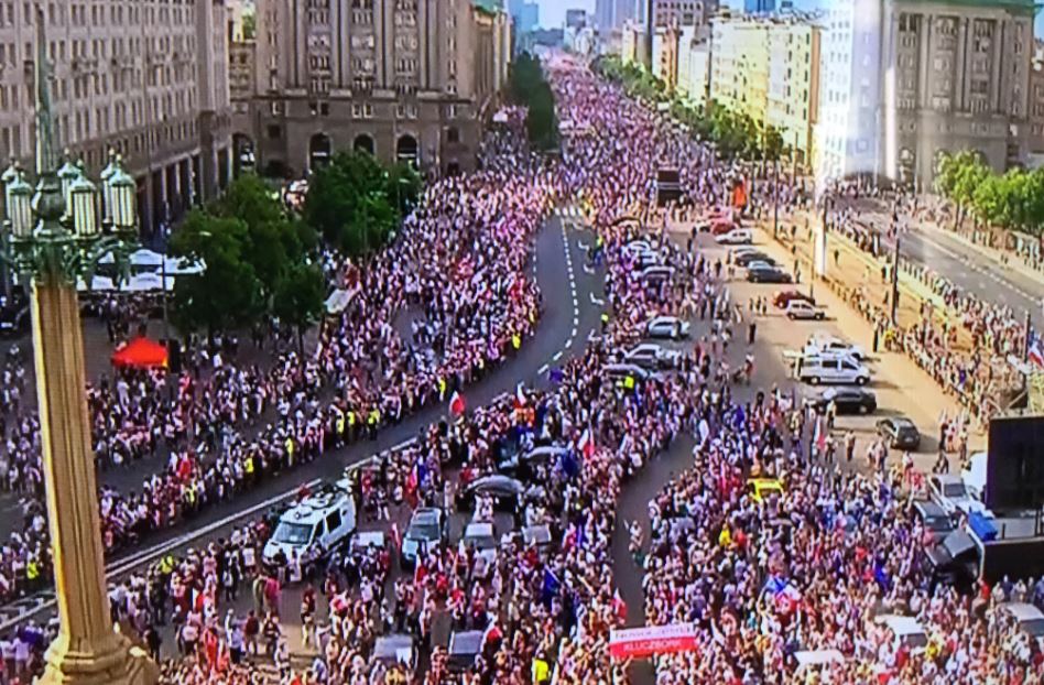 KOD znowu manifestuje w całej Polsce (zobacz zdjęcia)