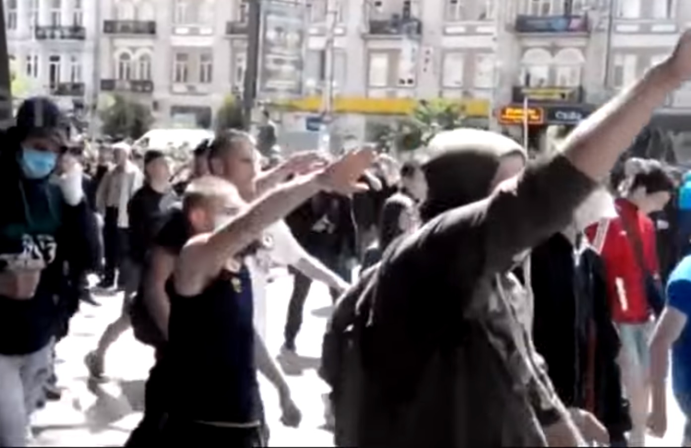 Naziści przemaszerowali ulicami Kijowa, "Sieg Heil, Rudolf Hess!" (video)