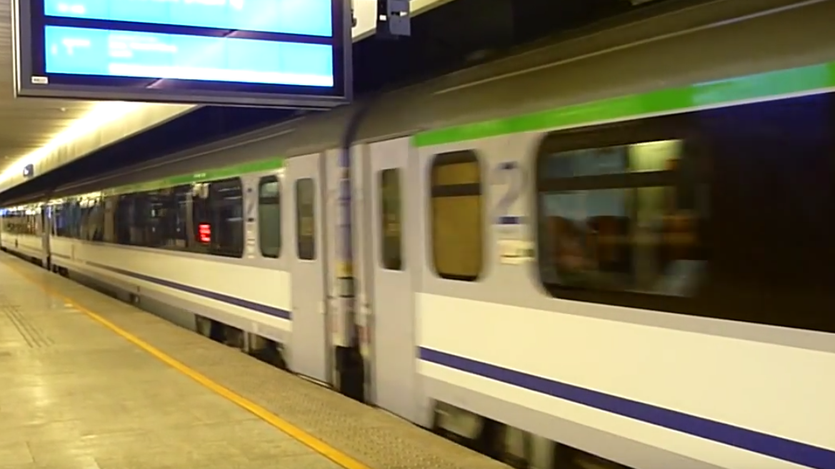 Chcieli ich wszystkich potruć? PKP rozdała przeterminowaną żywność pasażerom