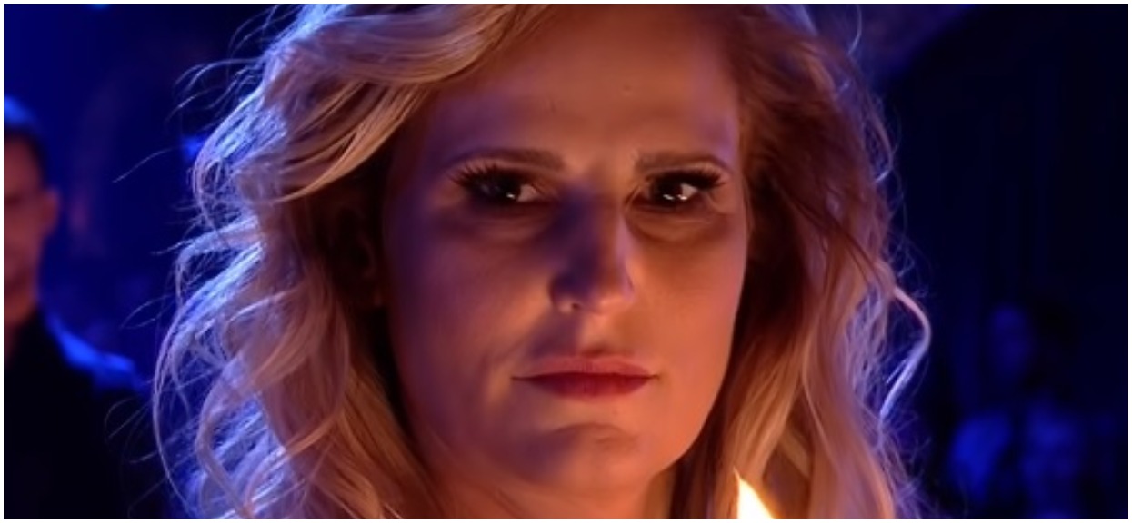 Dominika odpala petardę w kierunku Wiśniewskiego. Jest silniejsza niż Żyła