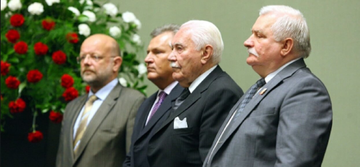 Wałęsa dał nauczkę Kaczyńskiemu. "Wyrzuciłem na zbity pysk, do kota se tak może mówić"