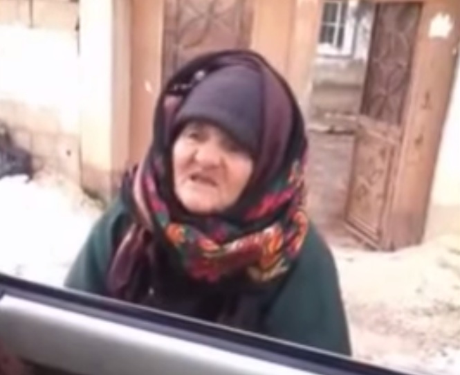 Nowy viral. Sędziwa muzułmanka prosto w twarz krytykuje islamskich terrorystów
