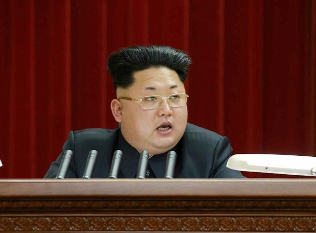 Świat wyśmiewa nową fryzurę Kim Dzong Una