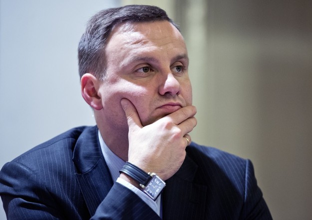 Newsweek pisze o cieniach na biografii Andrzeja Dudy