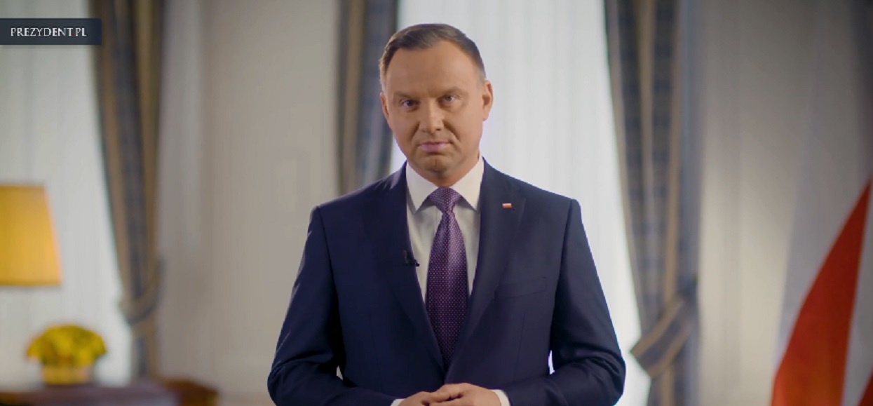 Duda nazwał podwyżkę dla nauczycieli "populizmem". To czym jest miliard złotych dla TVP?