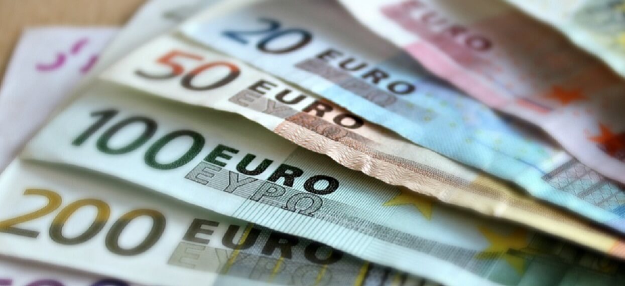 Ekspert PiSu chce likwidacji euro w Unii. Ma je zastąpić polska złotówka