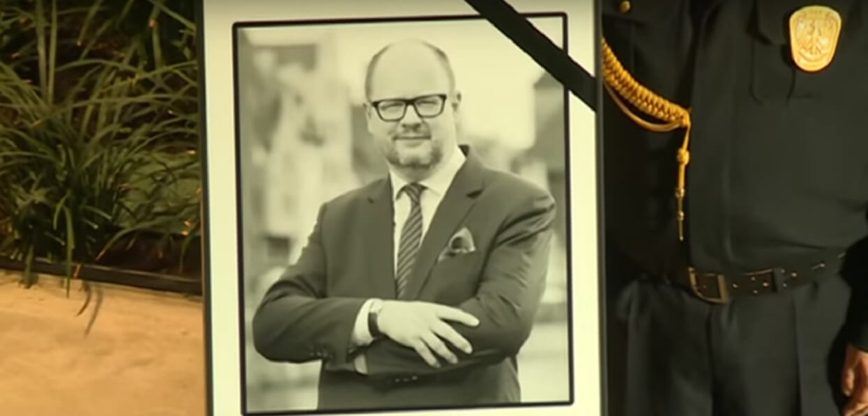 Tak wygląda grób Pawła Adamowicza. Zamordowany prezydent został pośmiertnie uhonorowany