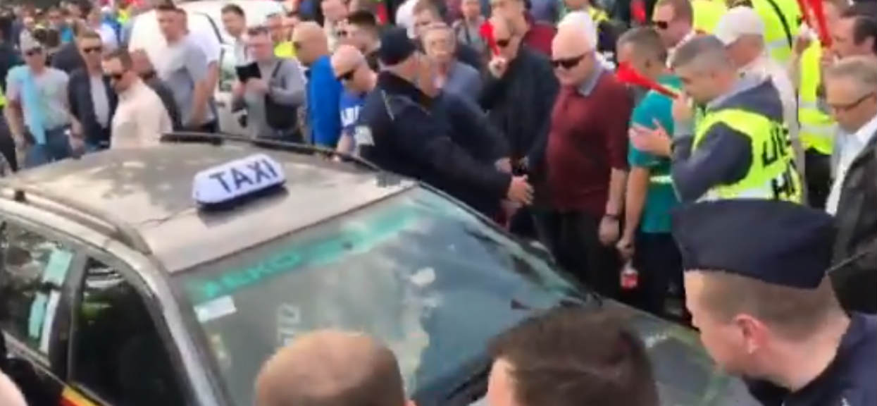 Taksówkarz zaatakowany przez taksówkarzy. Bo nie chciał blokować miasta