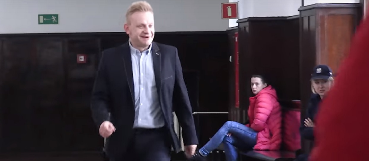 Niepokojące doniesienia nt. gwiazdora Kiepskich. W sądzie zachowywał się dziwniej, niż serialowy Walduś