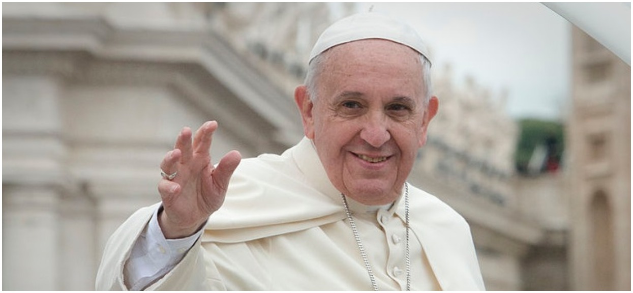 Lekarze dawali mu kilka dni życia. Papież Franciszek pobłogosławił Oskarka