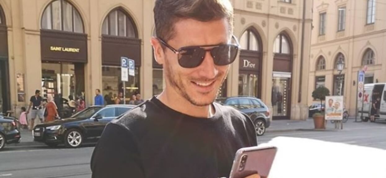 Jakie wykształcenie ma Robert Lewandowski? Napisał pracę licencjacką o sobie