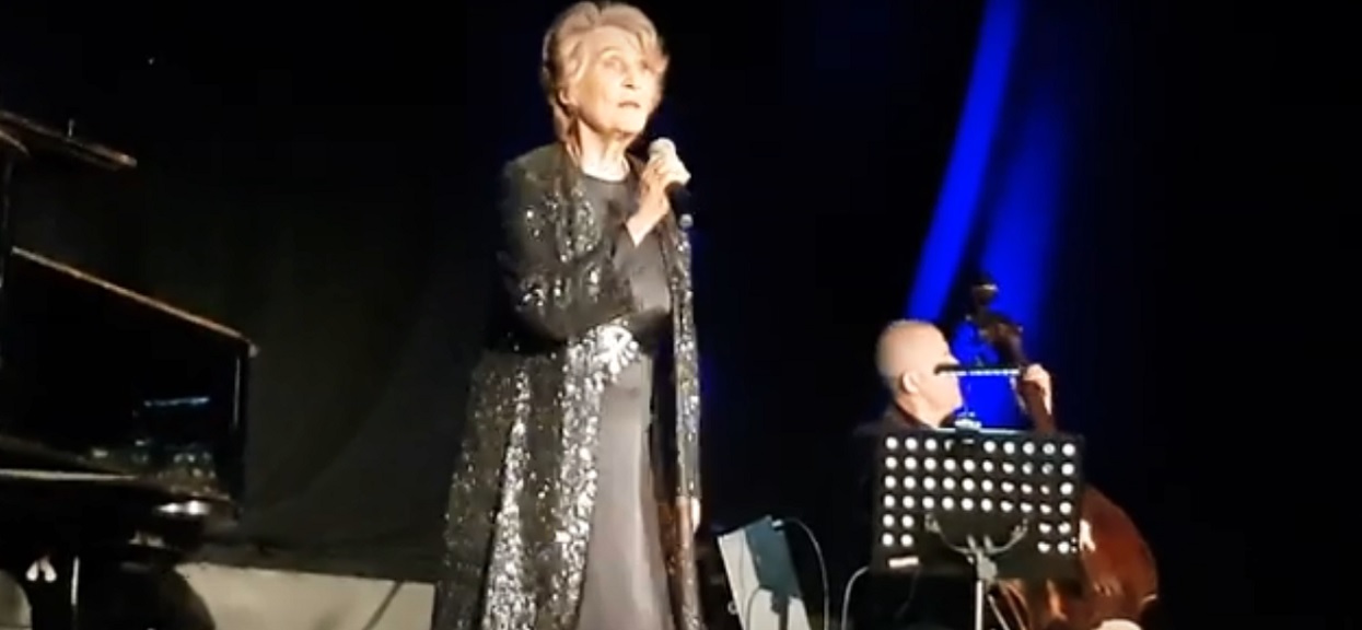 Ile lat ma Irena Santor? Pochowała męża, życie artystki to pasmo niewyobrażalnego bólu