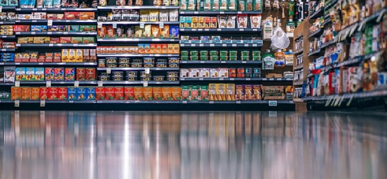 Lepiej tego nie jedz. Popularne produkty z Biedronki i Lidla zawierają szkodliwy składnik