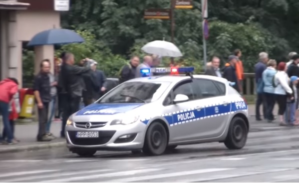 Nożem rozciął mu ramię i brzuch. Śląska policja prosi o pomoc