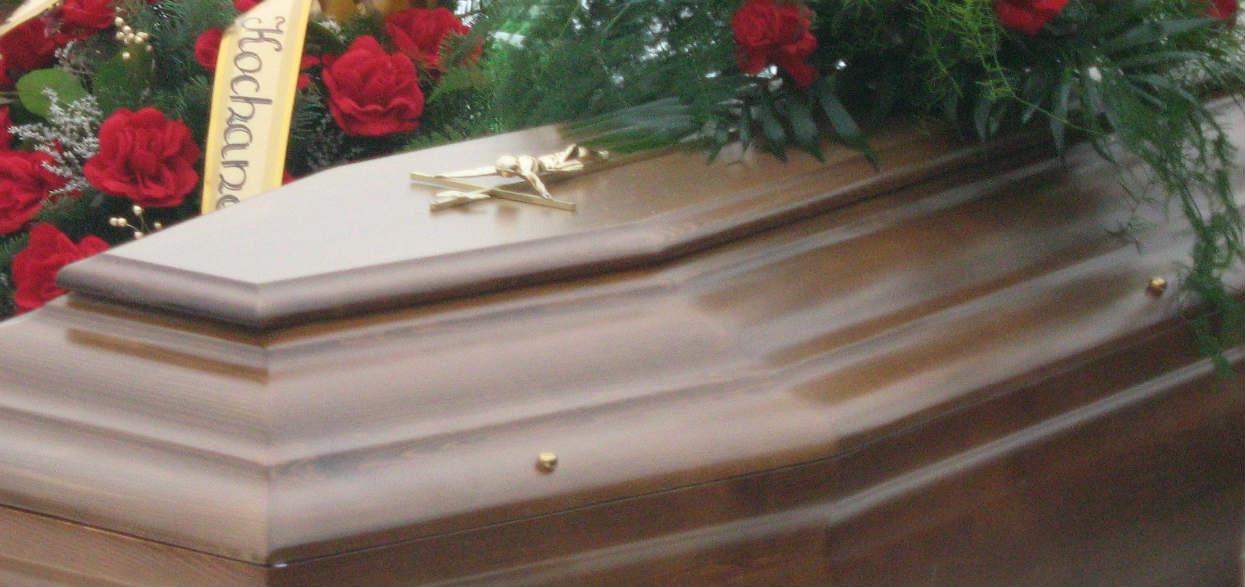 Lokalna społeczność pogrążyła się w głębokiej żałobie. Ksiądz nie żyje