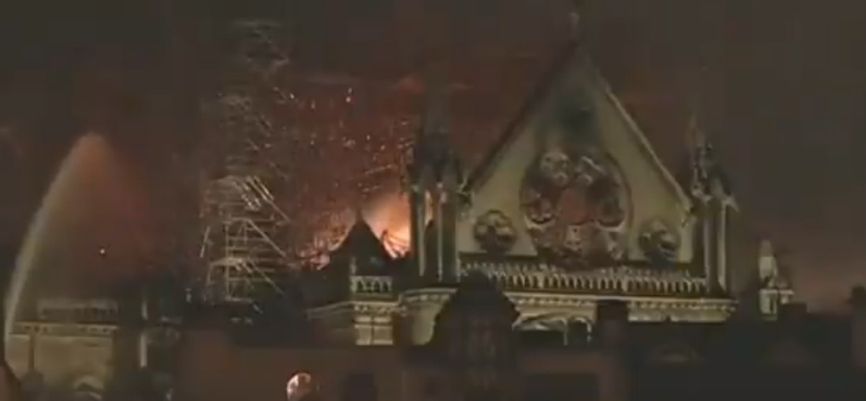 Dobre wieści, katedra Notre Dame nie zawali się. Udało się uratować główną konstrukcję