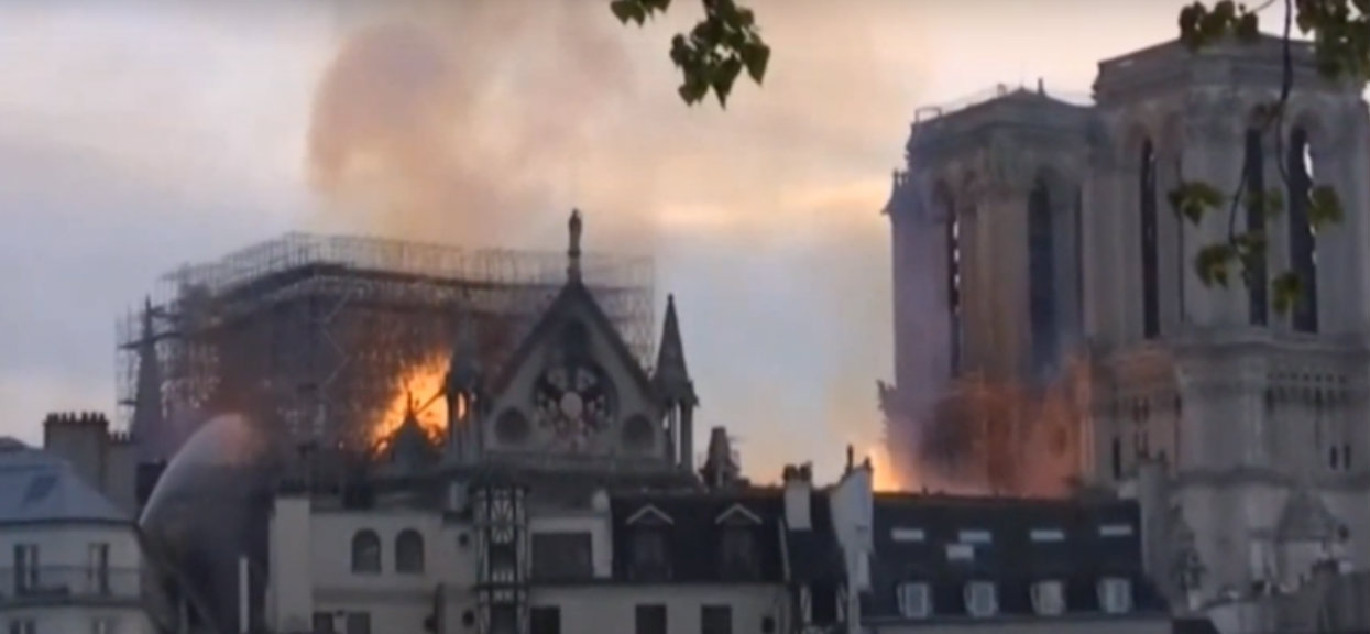 Zdecydowana reakcja Watykanu w związku ze strasznym pożarem katedry Notre Dame