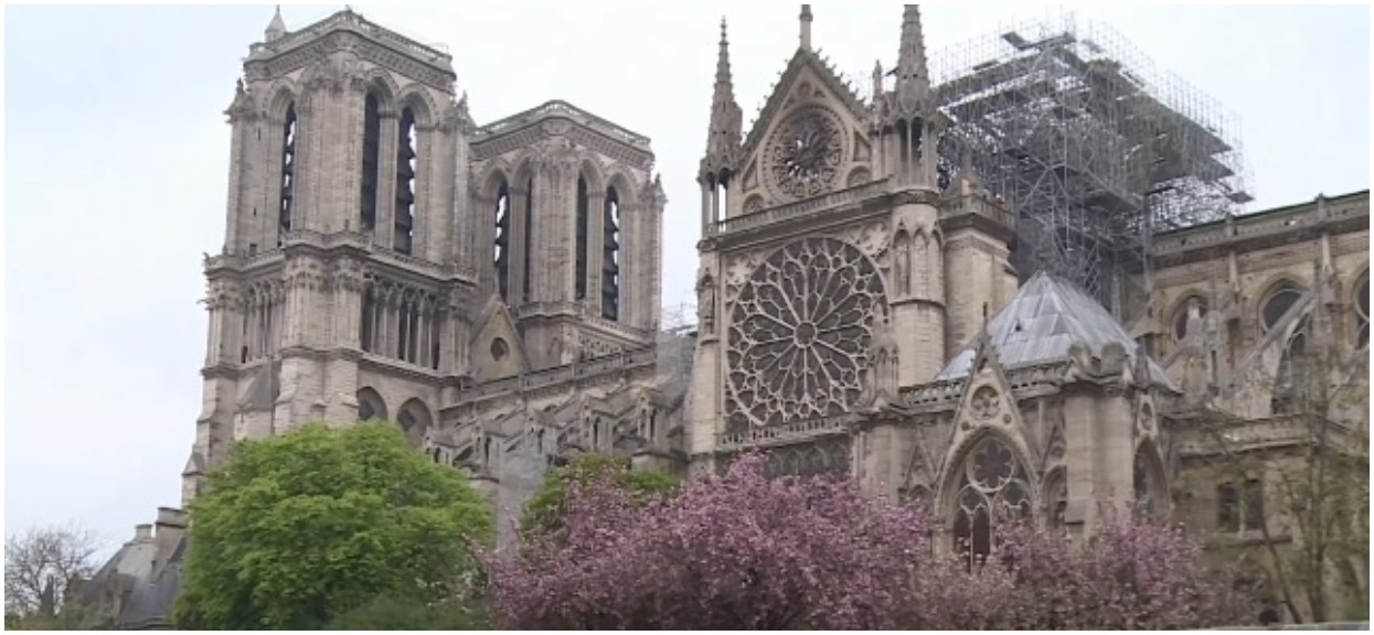 W pierwsze godziny dla Notre Dame zebrali 7 mln euro. Ty też możesz się dorzucić