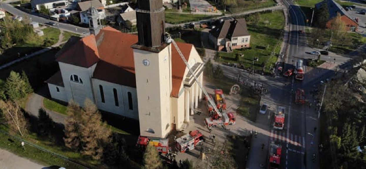 "Organista nagle źle się poczuł". Nowe informacje o pożarze polskiego kościoła