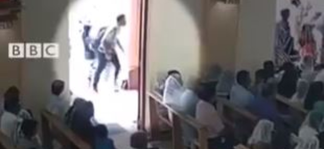 Wstrząsające nagranie ze Sri Lanki. Widać, co zamachowiec robił chwilę przed tym dramatem