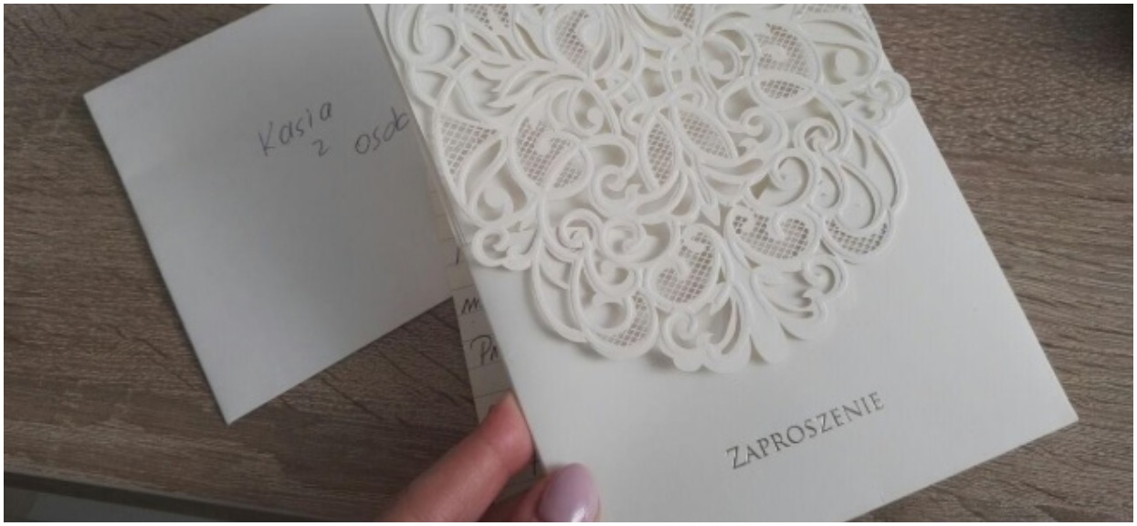 Gdy przeczytała zaproszenie na ślub, była w ogromnym szoku. Para młoda wprost napisała, czego oczekuje od gości