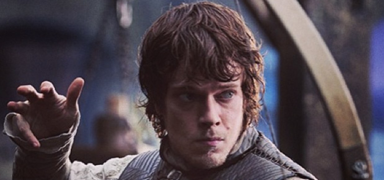 Kim jest Theon Greyjoy? Skomplikowana postać rehabilituje się na koniec