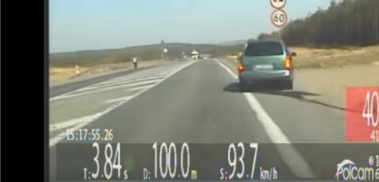 Policja zatrzymała kobietę pędzącą samochodem. Gdy zobaczyli, co znajduje się na siedzeniu, zamarli