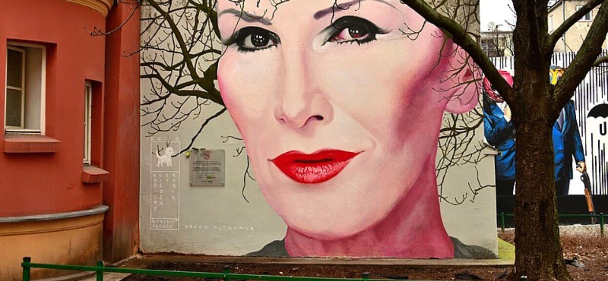 Ten widok sprawia, że oczy zachodzą łzami. Tak wygląda mural Kory na wiosnę