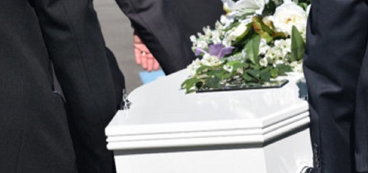 TVP: podczas pogrzebu z trumny dochodziły dźwięki. Żałobnicy przerażeni, interweniował lekarz