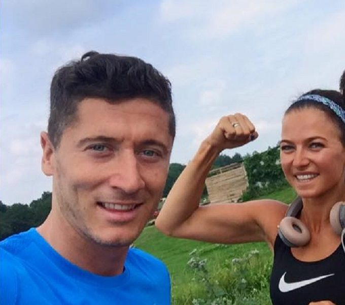 Jak Ma Na Imię żona Lewandowskiego Żona Lewandowskiego ostro skrytykowana za akcję charytatywną (video