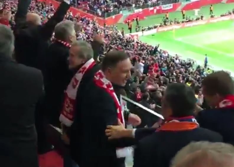 Bezcenna reakcja prezydenta Dudy na bramkę Lewandowskiego (video)