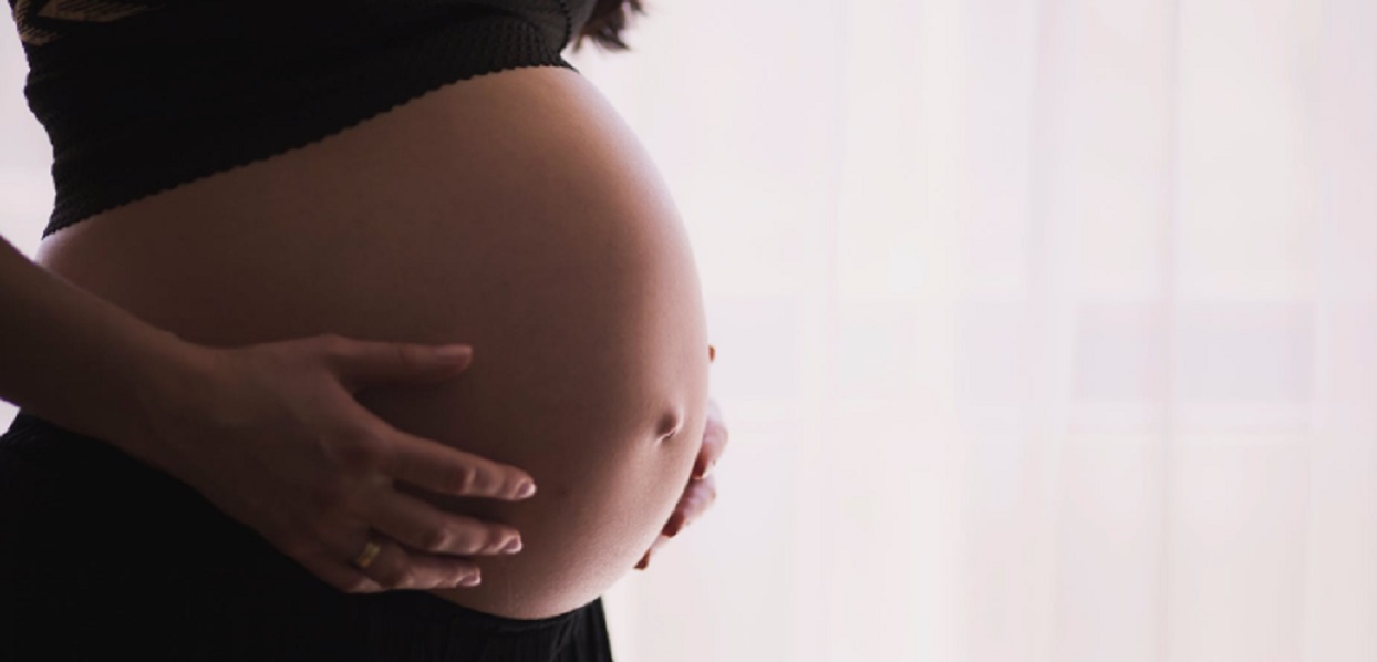 Kobiety w ciąży powinny uważać! Nadmiar kwasu foliowego wywołuje u dziecka straszne choroby
