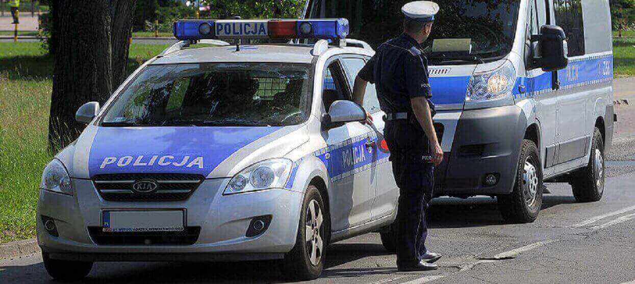 Policjanci wlepili mandat pięknej dziewczynie. To nie żart, powód naprawdę zdumiewa