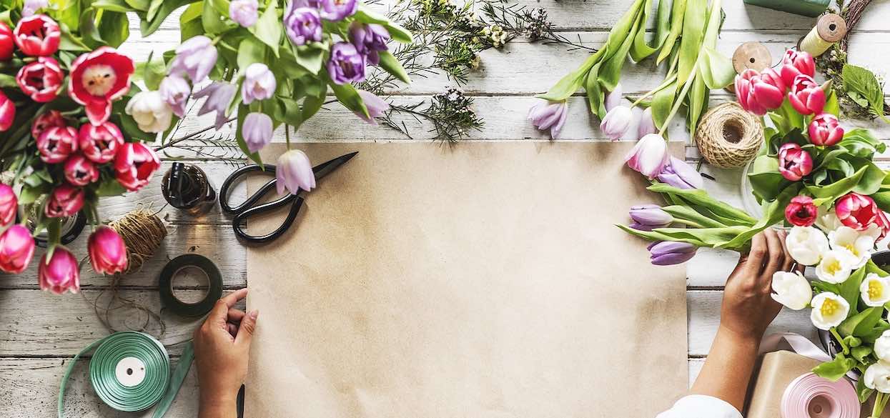 Układanie kwiatów to prosta praca? Sprawdź ile zarabia florysta