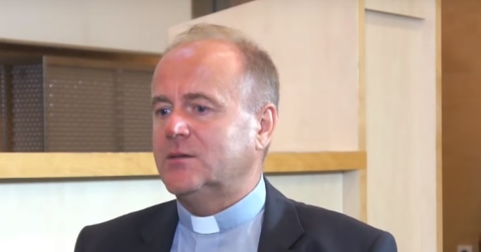 Ks. Kobyliński o tuszowaniu pedofilii w Kościele. "To robiło się systemowo"